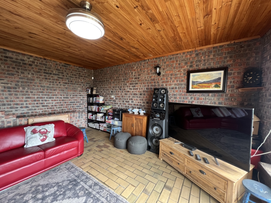 3 Bedroom Property for Sale in Wavecrest Eastern Cape